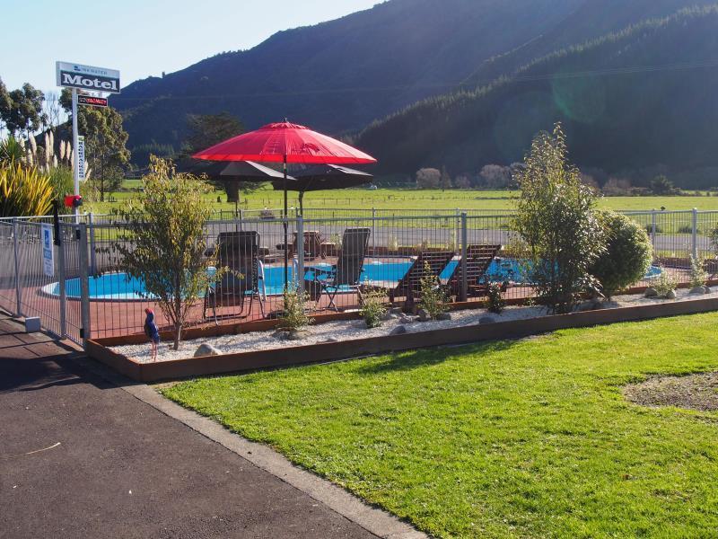 Linkwater Motel And Backpackers 외부 사진