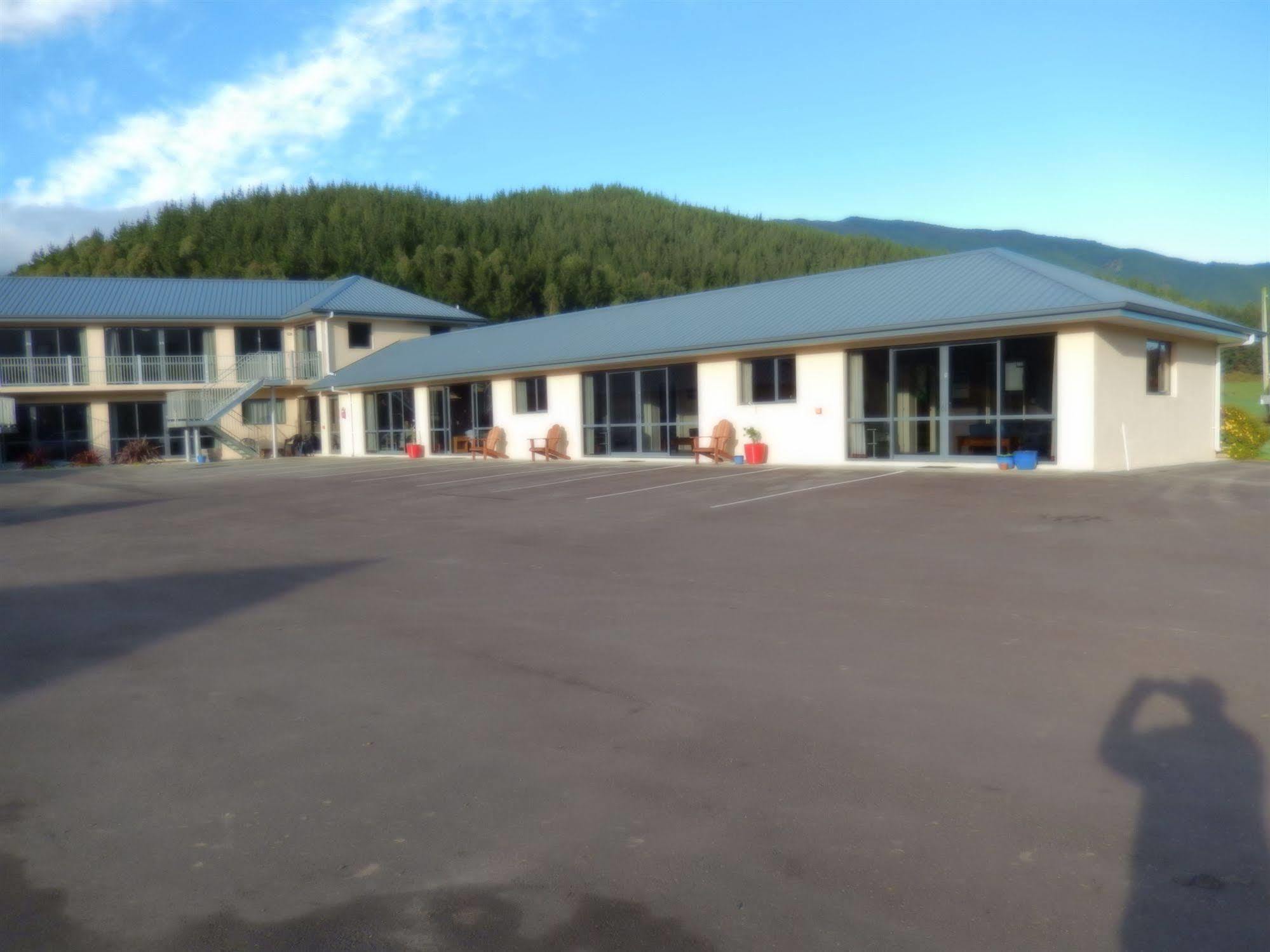 Linkwater Motel And Backpackers 외부 사진