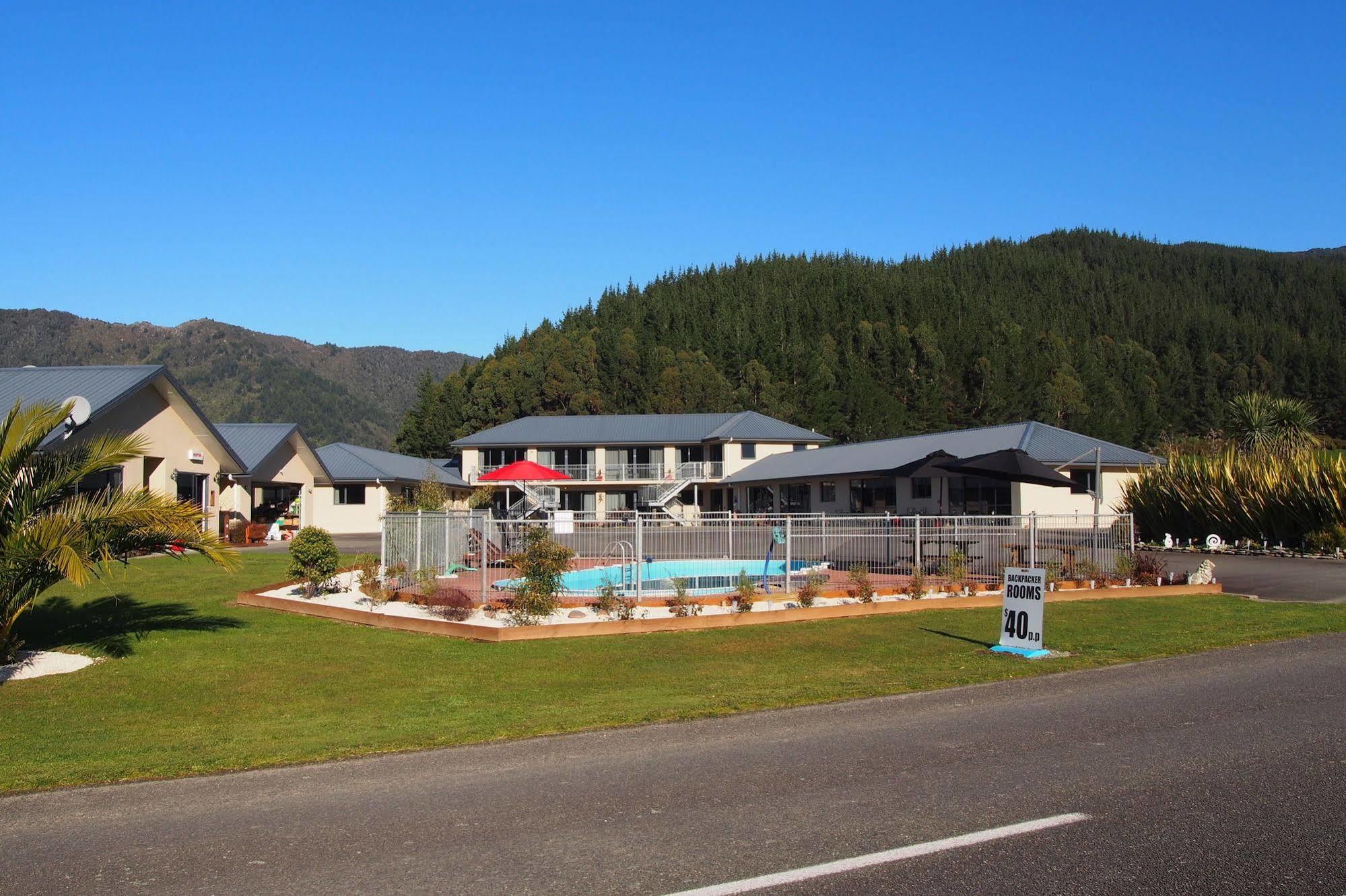 Linkwater Motel And Backpackers 외부 사진